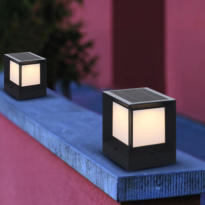 Elegant Solar Outdoor Lamp | Modern Metal Design with Motion Sensor for Enhanced Security in Gardens and Pathways 9