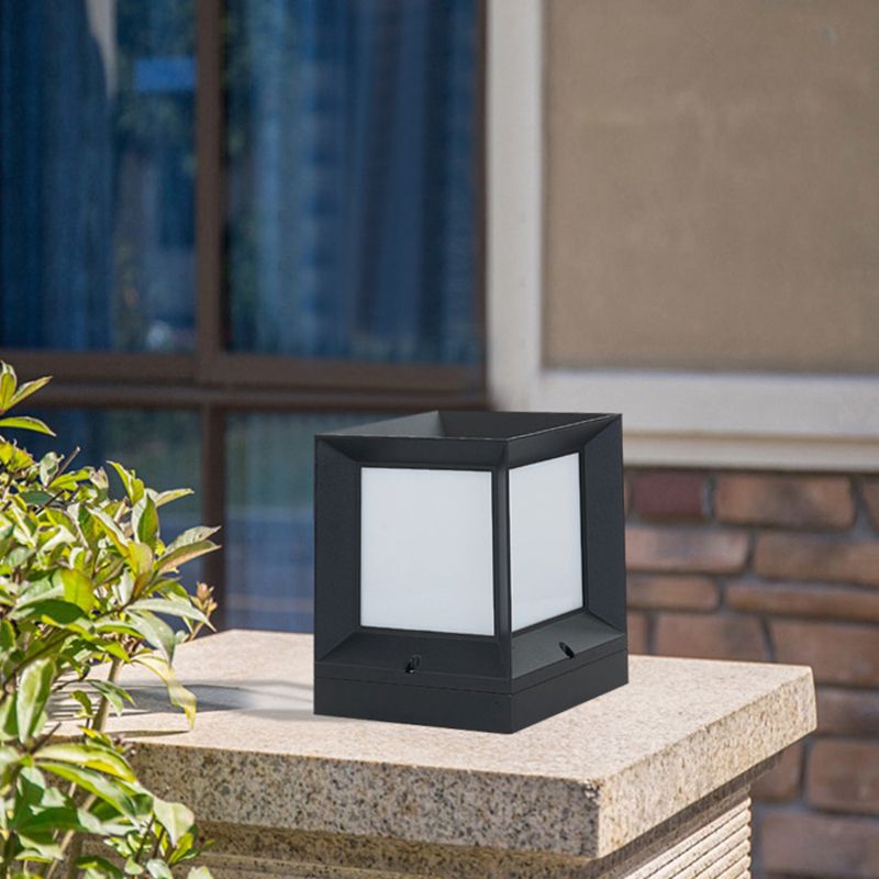 Elegant Solar Outdoor Lamp | Modern Metal Design with Motion Sensor for Enhanced Security in Gardens and Pathways 6