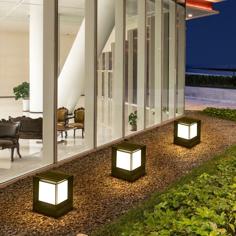 Elegant Solar Outdoor Lamp | Modern Metal Design with Motion Sensor for Enhanced Security in Gardens and Pathways 8