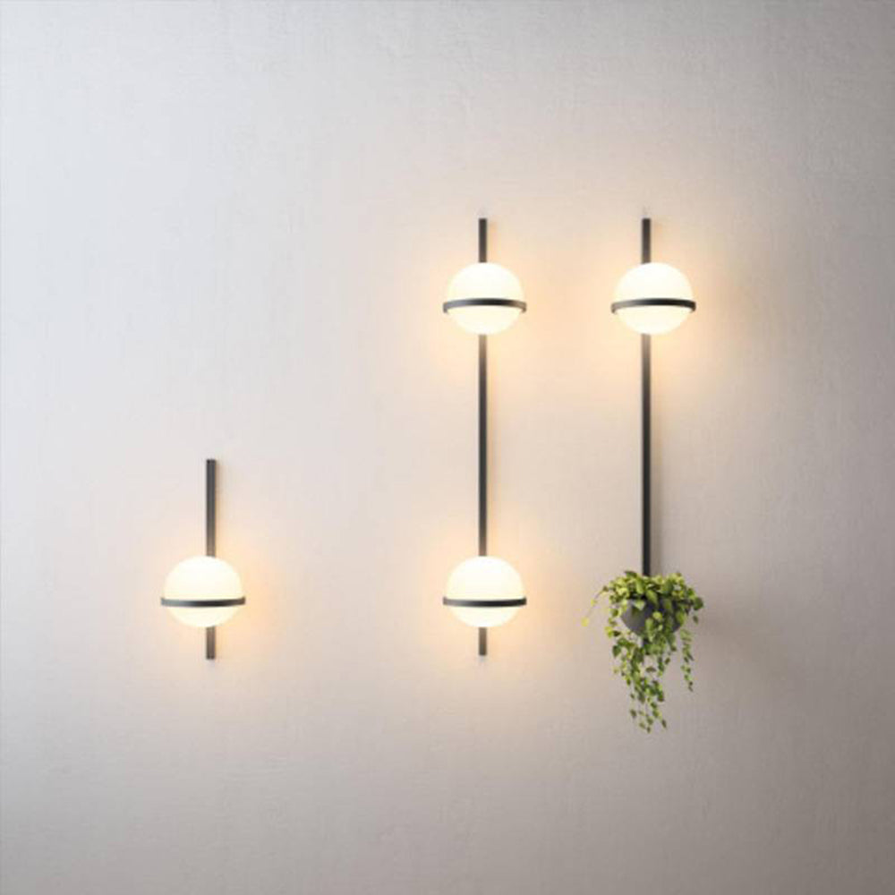 Modern Solar Outdoor Wall Lamp with Plant Pot | Weather-Resistant Design for Garden Ambiance 3