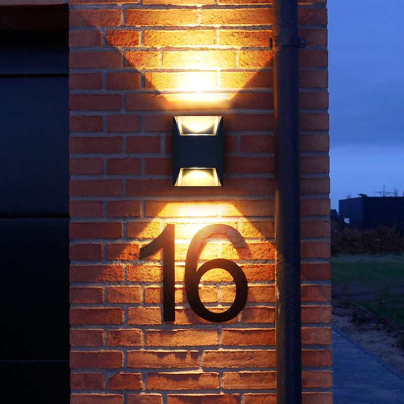 Ray Collection | Modern Outdoor Wall Lamp with IP65 Rating | Sleek Metal Design for Cozy Illumination 5