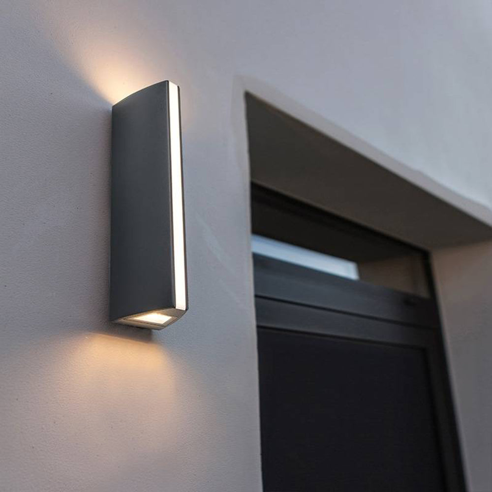 Ray Collection | Outdoor Wall Lantern with Warm Light | Modern Metal and Glass Design for Outdoor Spaces 2