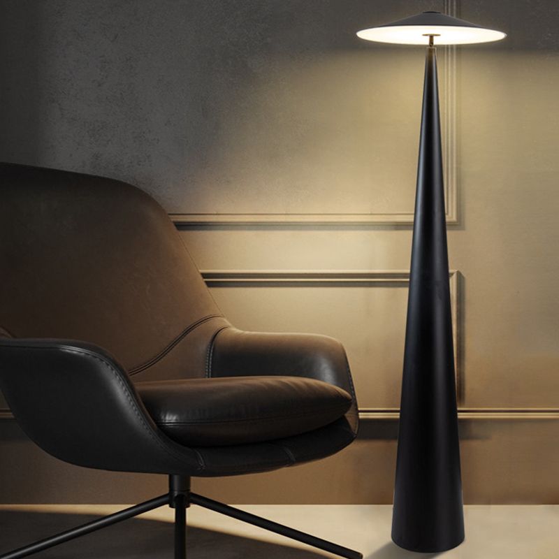 Salgado | Modern Floor Lamp with Sleek Metal Design | Elegant Lighting for Stylish Interiors 1