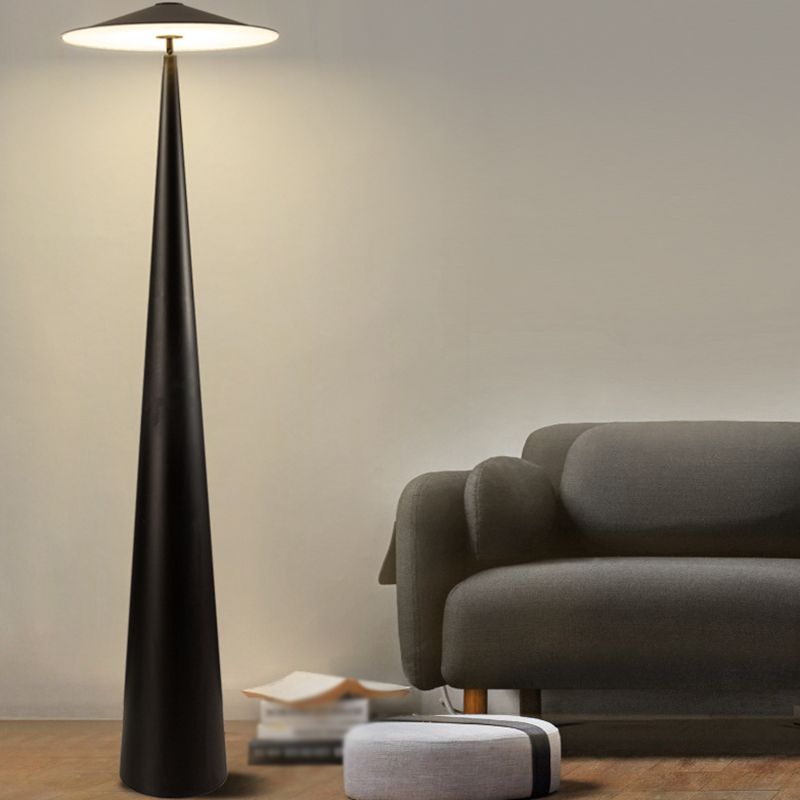 Salgado | Modern Floor Lamp with Sleek Metal Design | Elegant Lighting for Stylish Interiors 3
