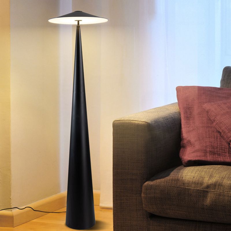 Salgado | Modern Floor Lamp with Sleek Metal Design | Elegant Lighting for Stylish Interiors 4