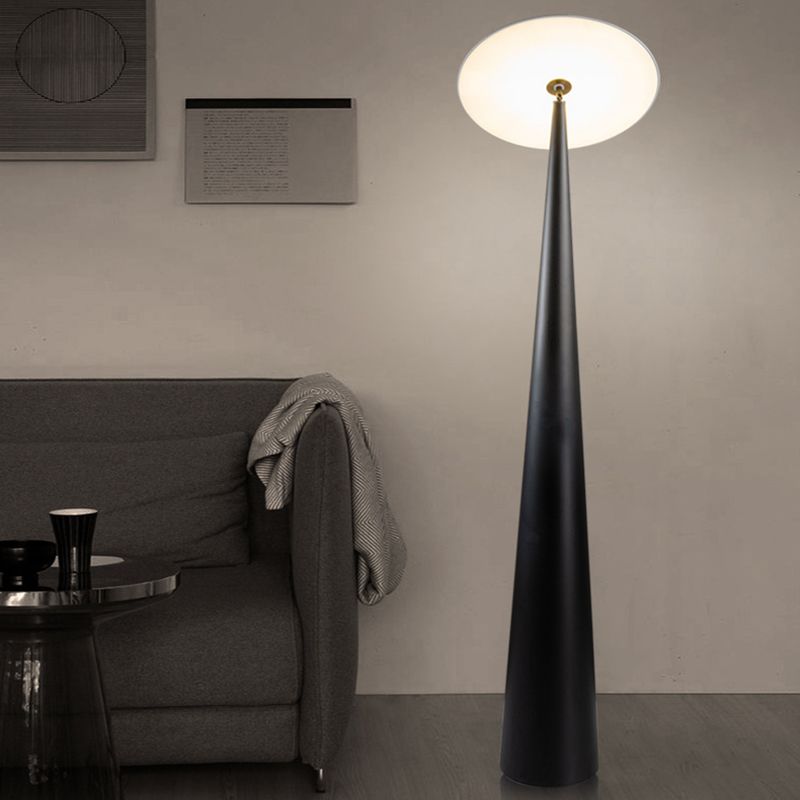 Salgado | Modern Floor Lamp with Sleek Metal Design | Elegant Lighting for Stylish Interiors 7